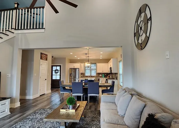 Modern Retreat In Sherman