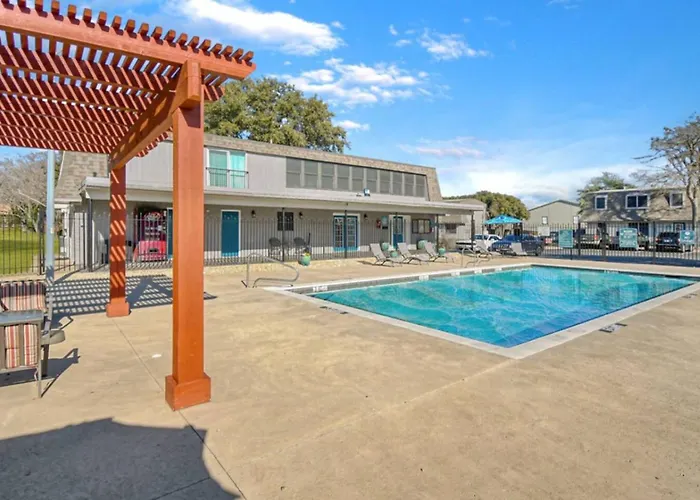 Pool A Plus Location Publiclaundryaccess Longstay Discounts