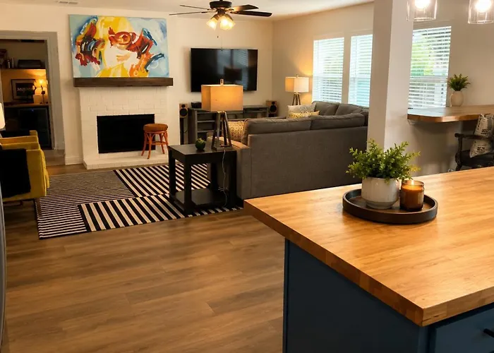 Private Pool Retreat Near Lake And Casino