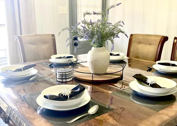 Sherman Executive Home Fast Wifi For 7 Guests